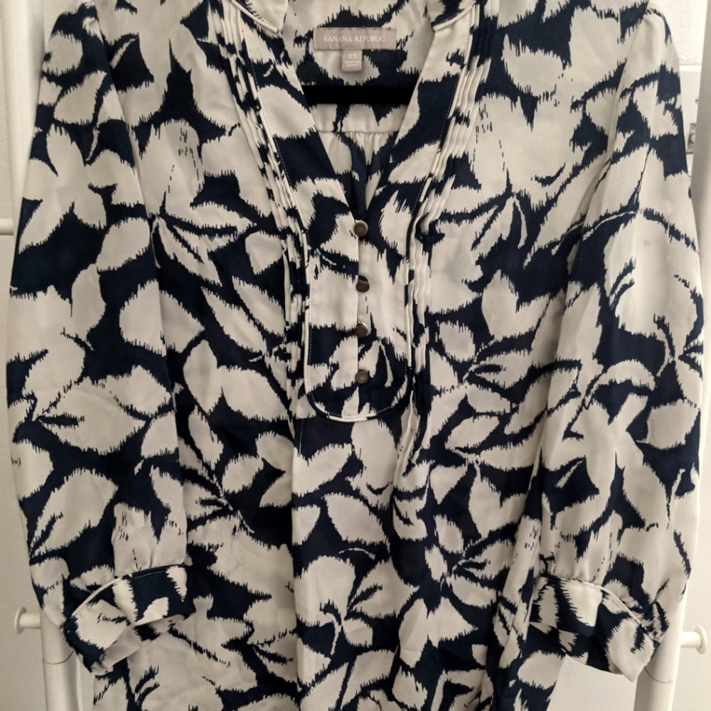 Banana Republic blouse Sz XS